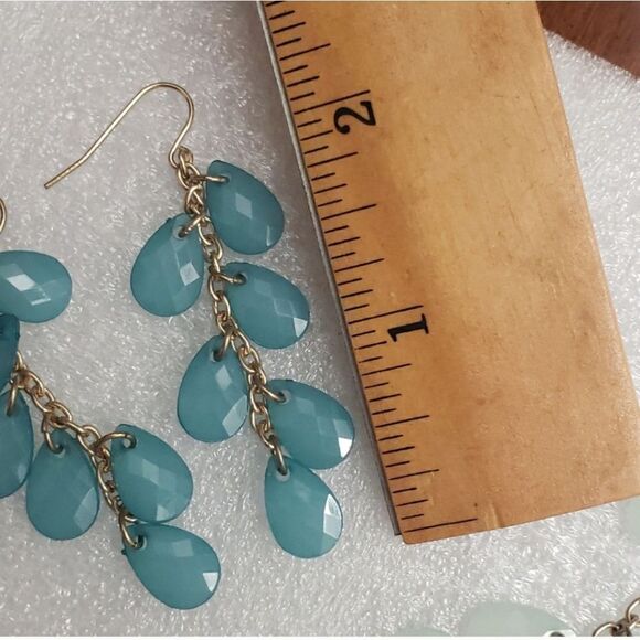 2 PAIR FRENCH HOOK Dangling Resin Teardrop Cluster Earrings - Picture 5 of 5